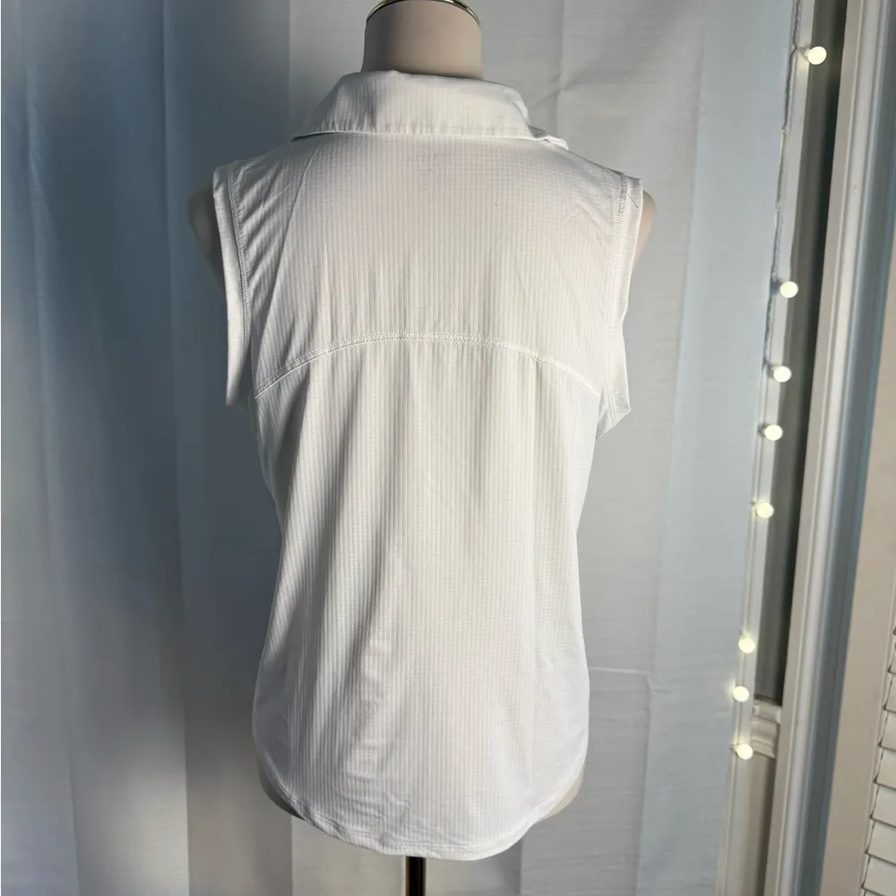 White Fitted Polo Tank Top with Buttoned Neckline - Image 3