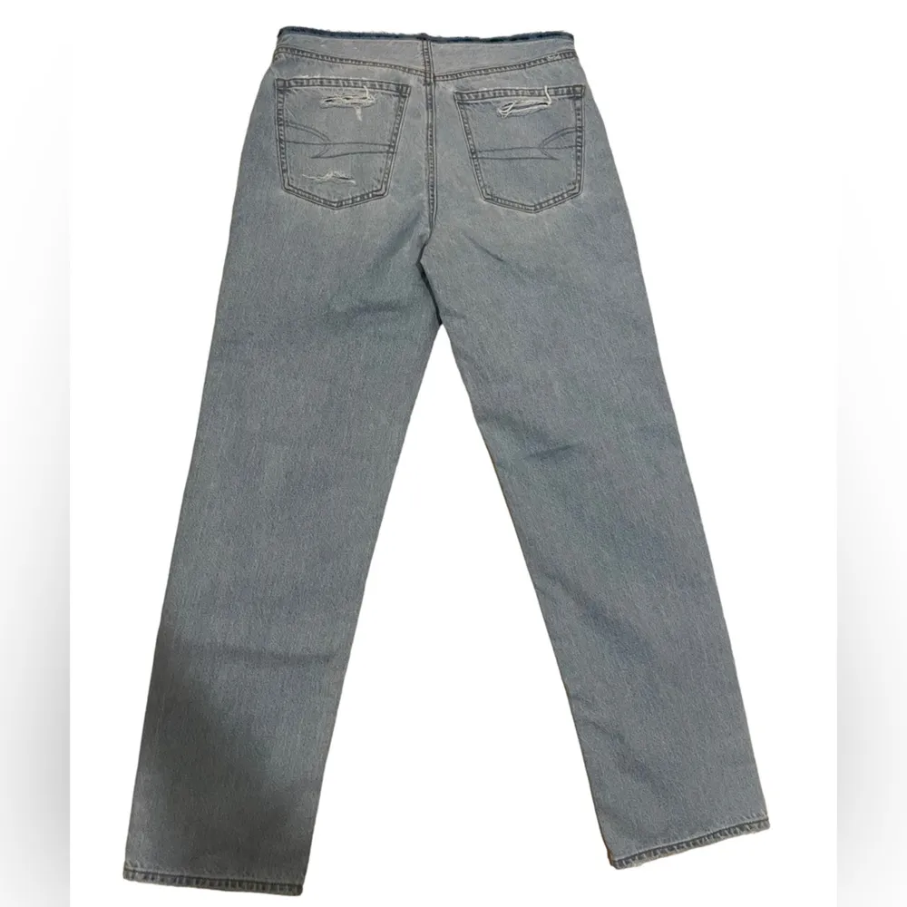 American Eagle Distressed 90s Straight Leg Light Wash Denim Jeans Size 6 - Image 7