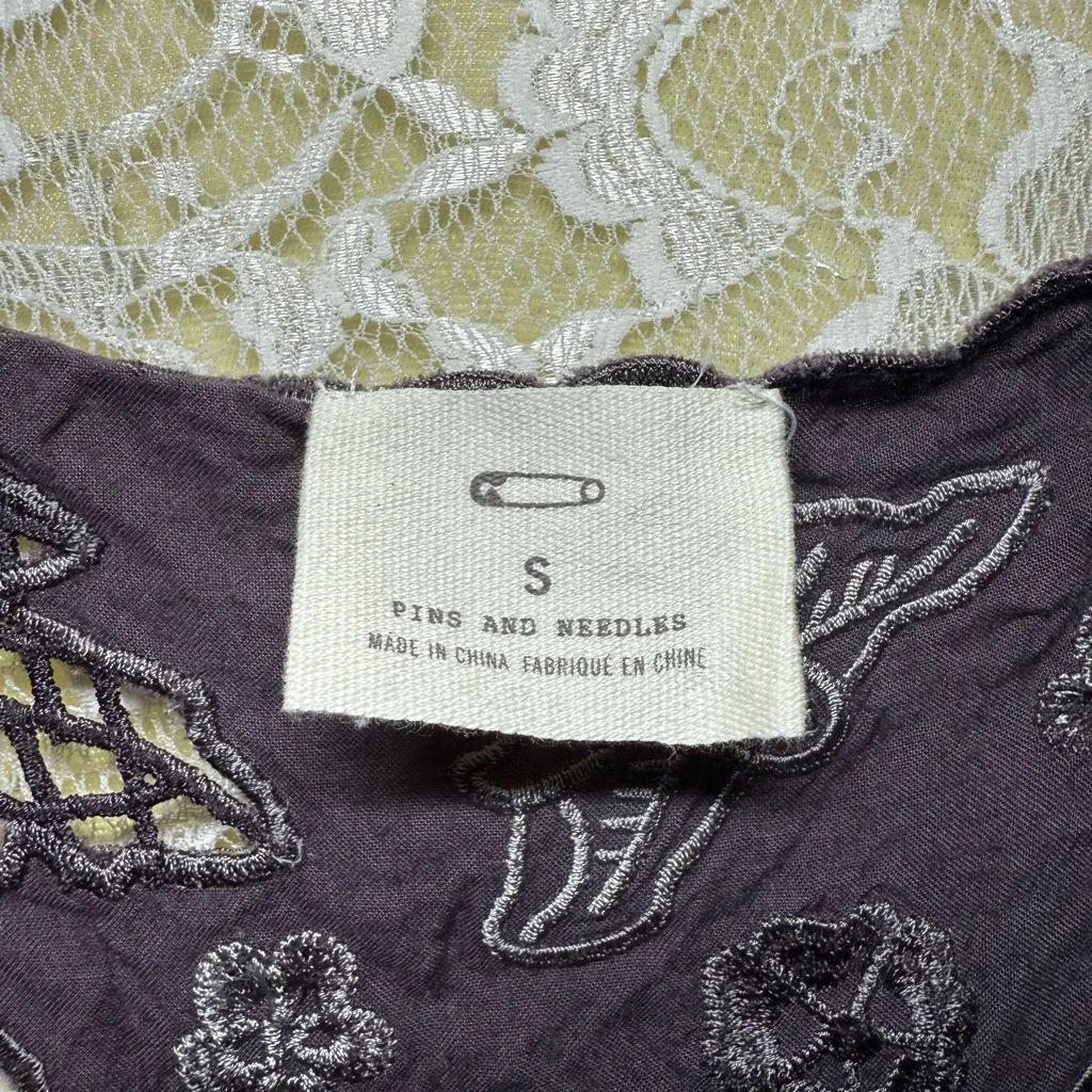 Urban outfitters purple embroidered vest swallow birds floral small like new - Image 5