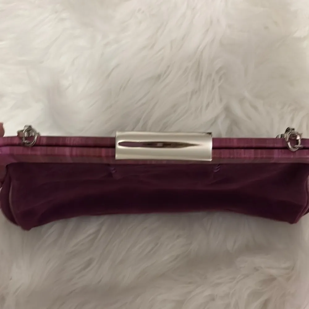 Adrienne Vittadini Plum Suede Bag with Silver Chain. - Image 3
