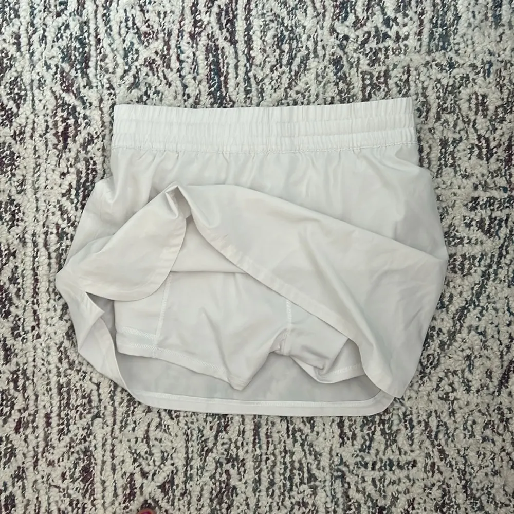 DSG white skort size XS! Great for golf or just casual wear! - Image 4