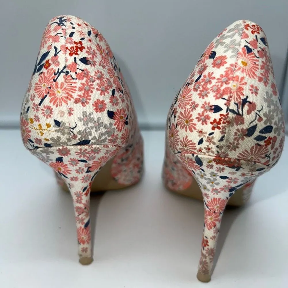 Old Navy Ditzy Floral Canvas Pump - Image 4