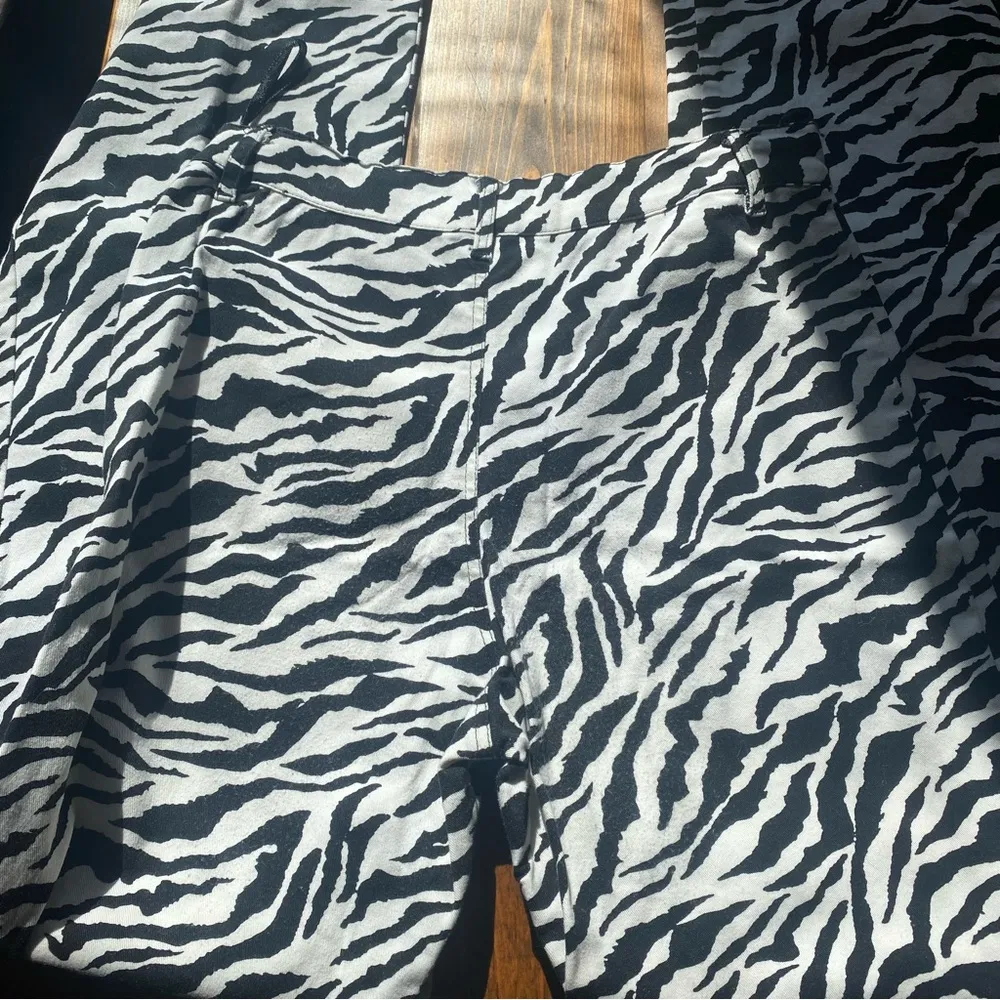 Zoven Trouser In 90'S Zebra Black And White - Image 10