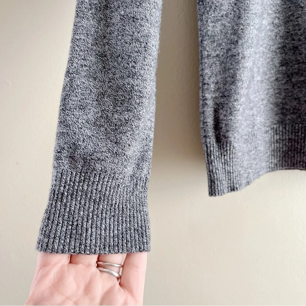 Andrew Marc Turtleneck Sweater‎ in Heather Gray, Size Small - Image 7