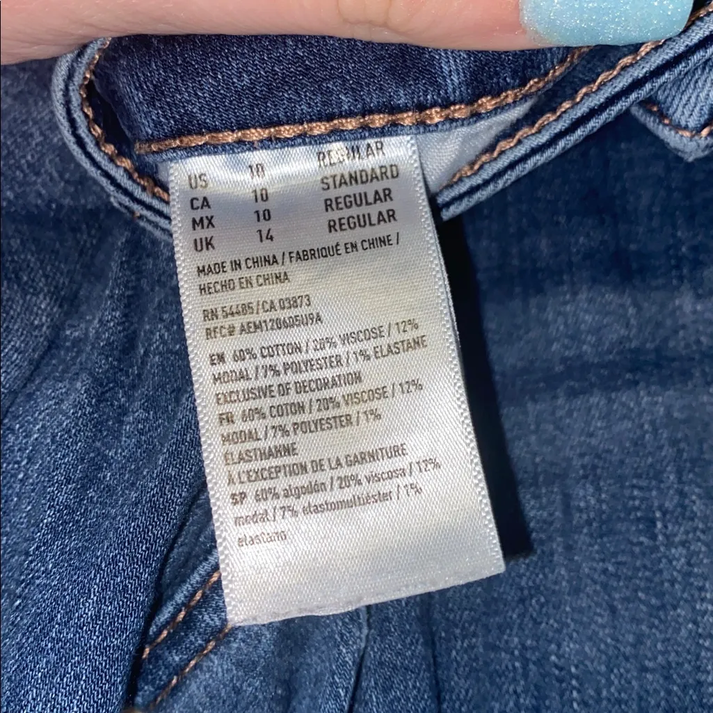 Women’s American Eagle Jeans - Image 4