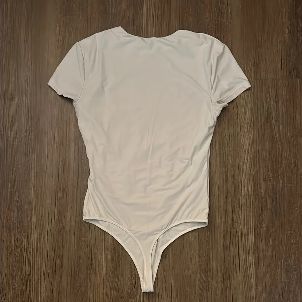 A&F Women's White Bodysuit - Image 3