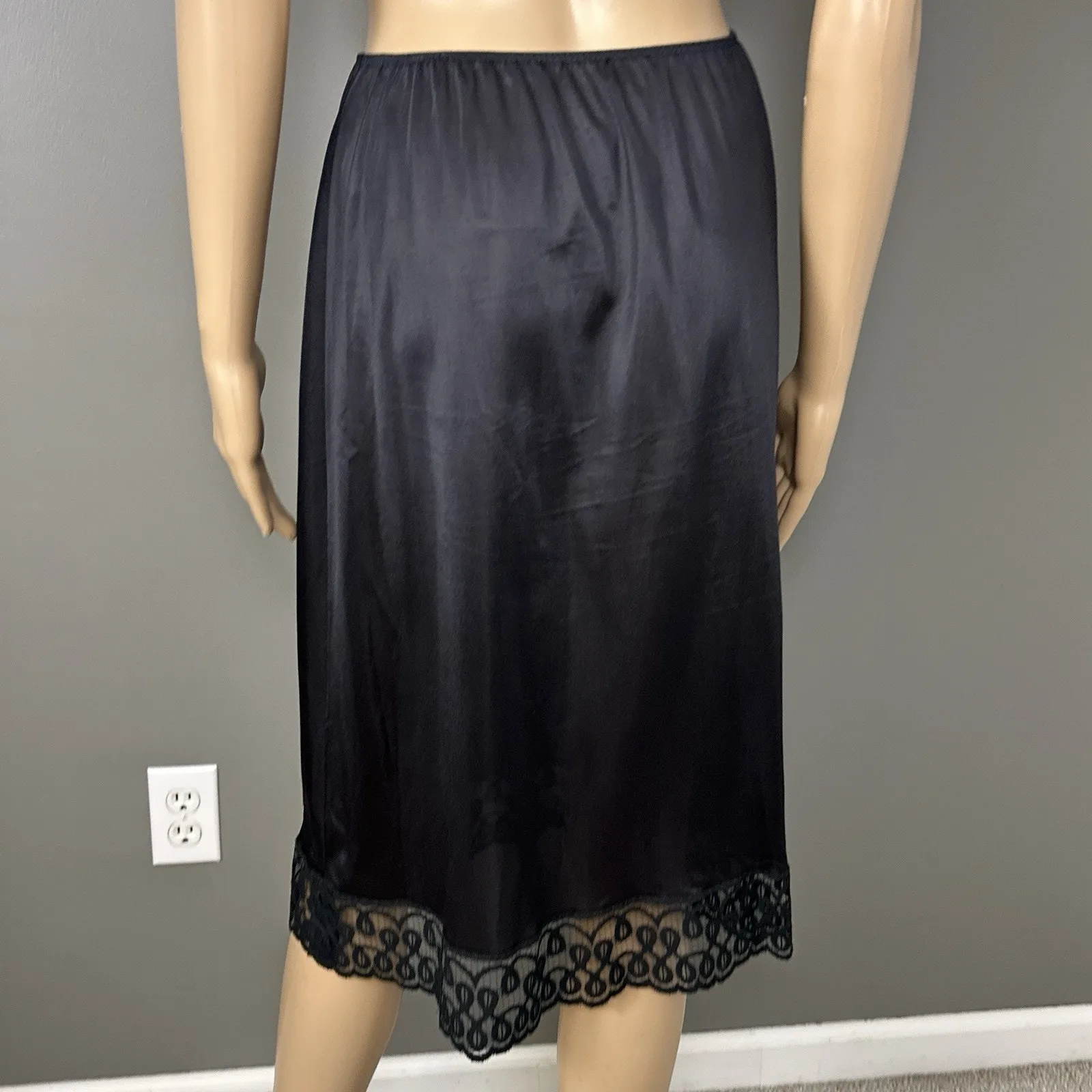 Vintage Leggs Half Slip Skirt Size Medium 3" Wide Lace Black Antron III Nylon - Image 5
