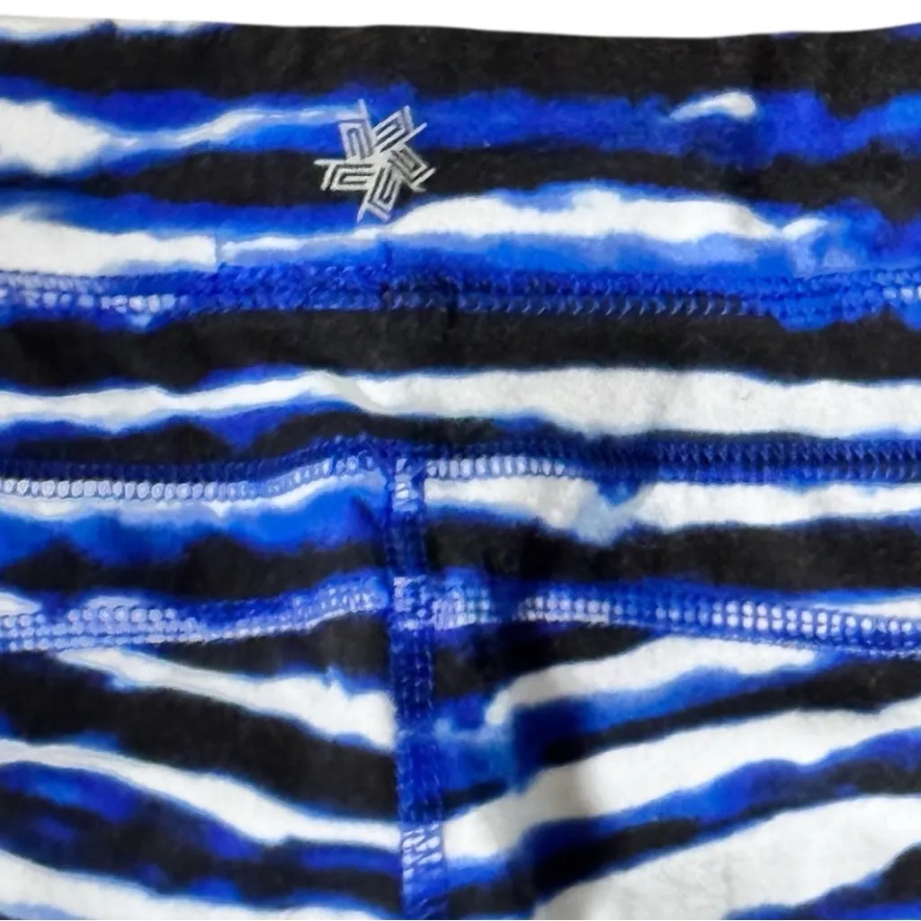 Xersion Women's Athletic Sporty Workout Blue and White Striped  Striped Leggings - Image 6