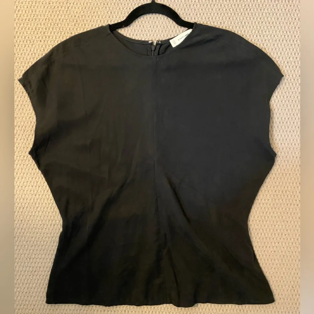 Everlane Drape Top in Butterlite black tencil size 6 back zipper closure - Image 7