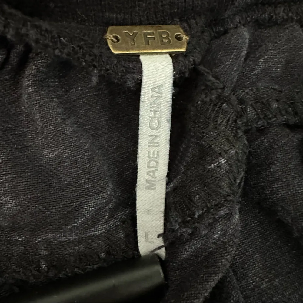 Young, Fabulous & Broke YFB Women’s Acid Wash Black Pants Size Large - Image 3