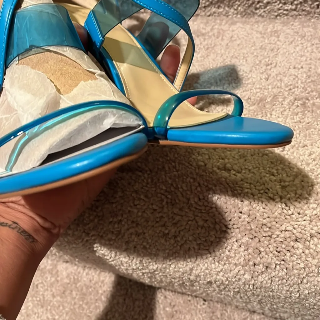 Guess Felecia lucite dress sandals heels size 10 NWOT - Image 7