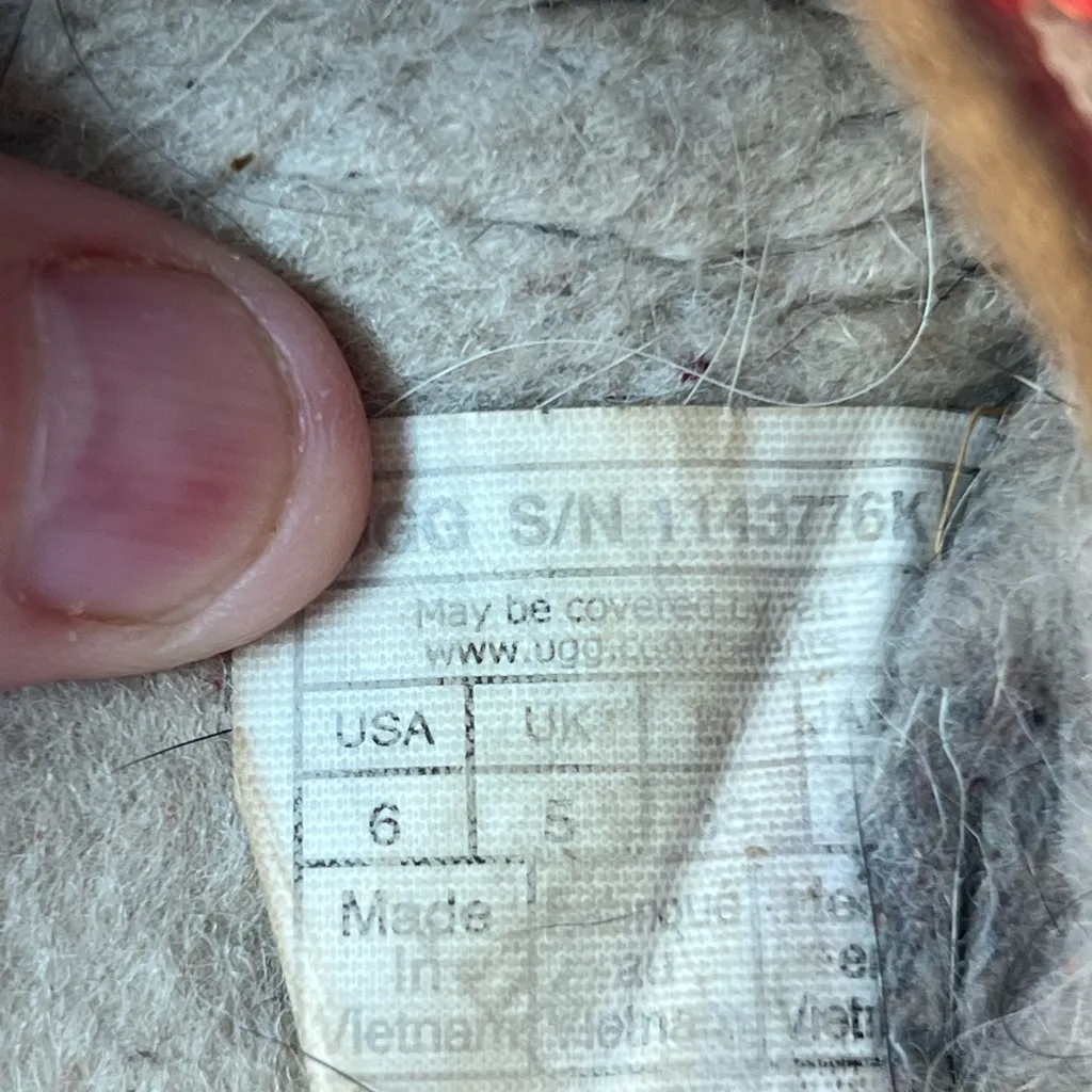 UGG  Tasman women size 6 - Image 8