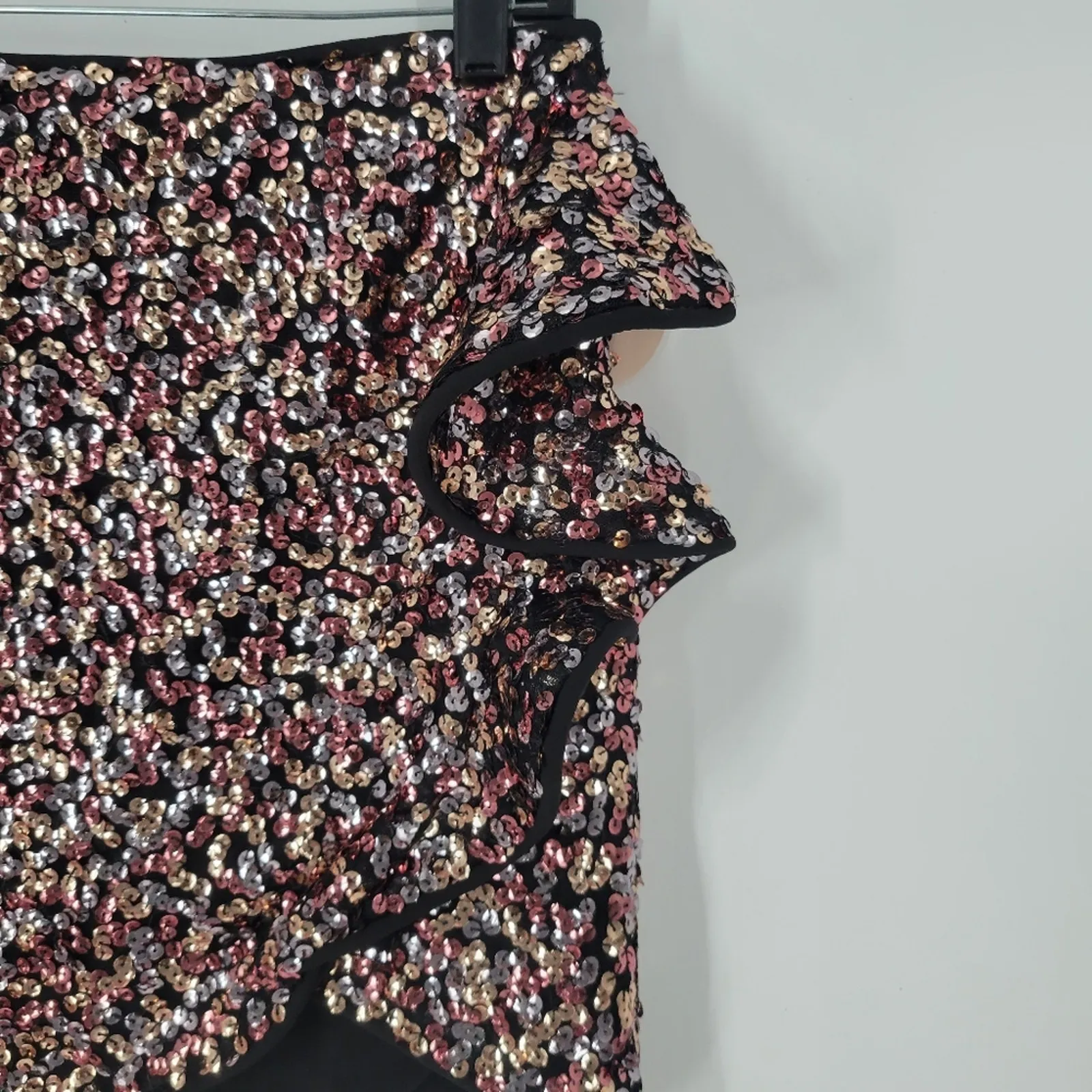 Camila Coelho Black and Pink Sequin Mini Skirt - Image 4