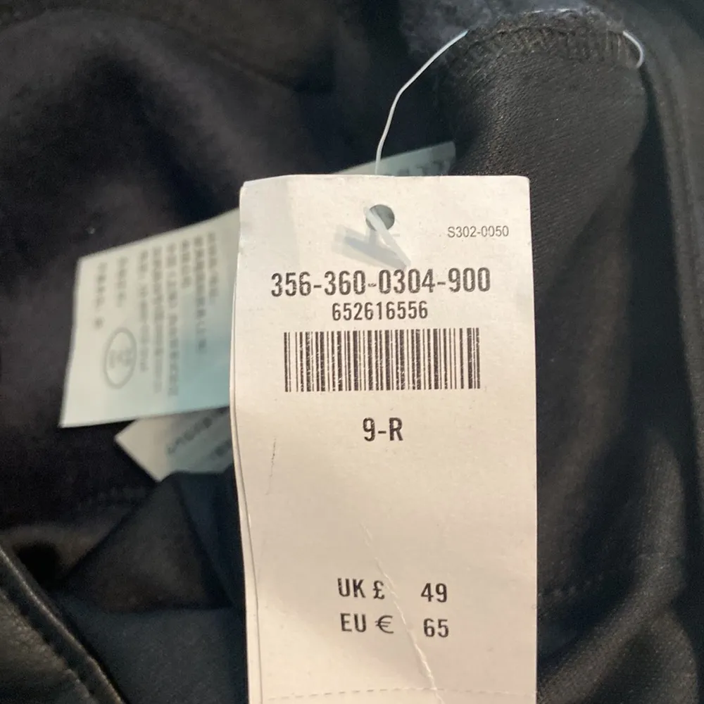 HOLLISTER HIG RISE LEATHER LOOK LIKE PANTS SIZE W29 inseam 30” two front pockets - Image 5