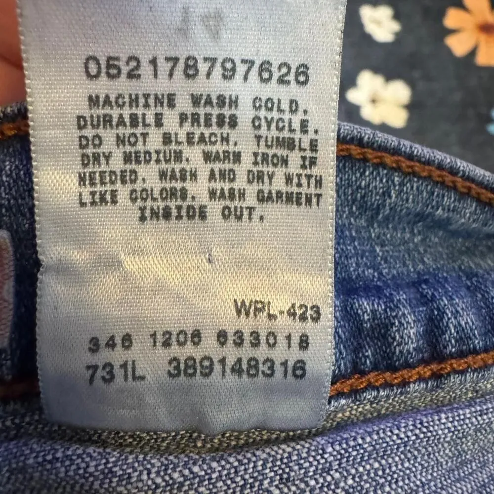 Levi’s Y2K Vintage blue Jean "mom" denim shorts with 5 pockets Size 14 - Image 4