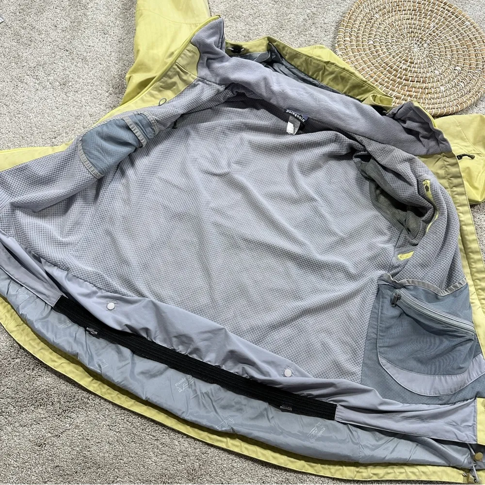 Patagonia Women’s Vtg Rubicon Rain Jacket Coat Full Ski Zip Hooded in Yellow L - Image 8