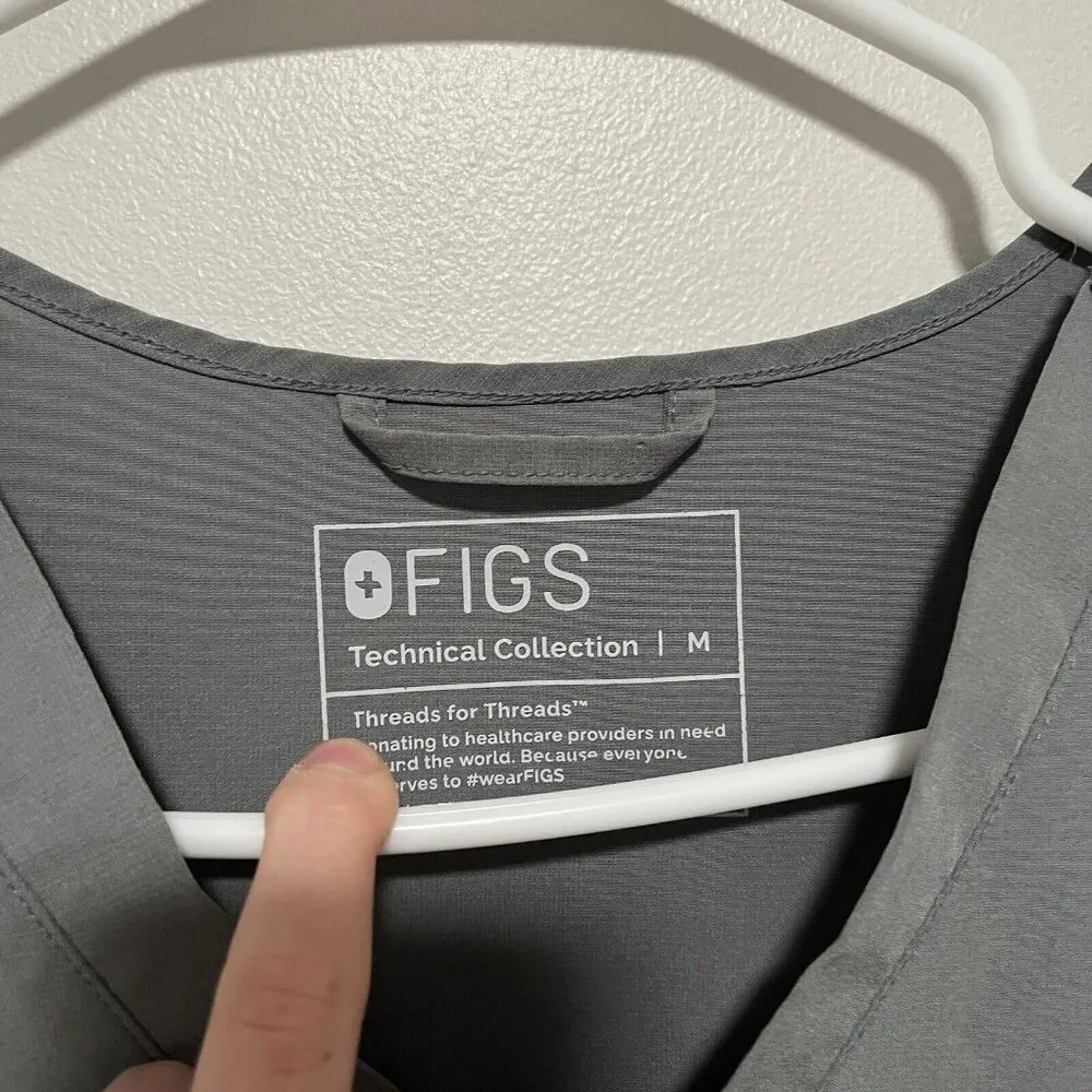 Figs Scrub Set Fionlite Top and Zamora Jogger Pants in Sage Green Size Medium - Image 4