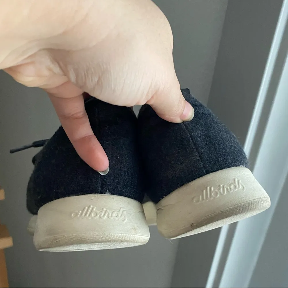 dark gray wool walking sneakers tennis shoes exercise women’s size 8 - Image 3