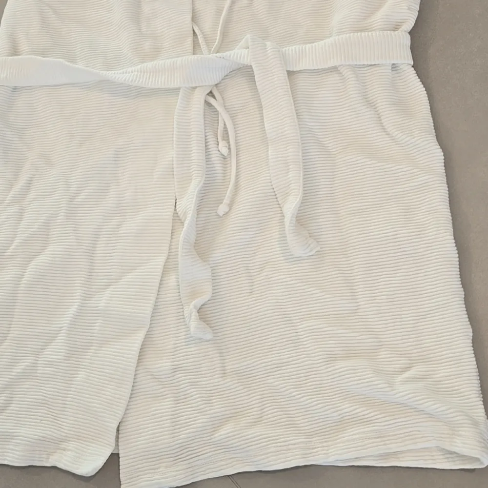 Frette White Luxury Cozy Robe With Wrap Belt Size L - Image 2