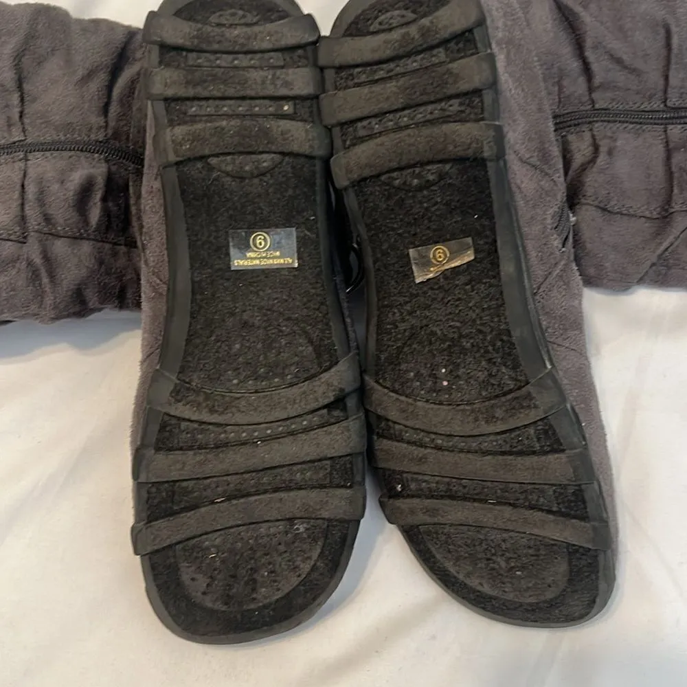 Shiekh sz9 grey comfy faux suede “Savannah” side zip strappy boots EUC No box - Image 6