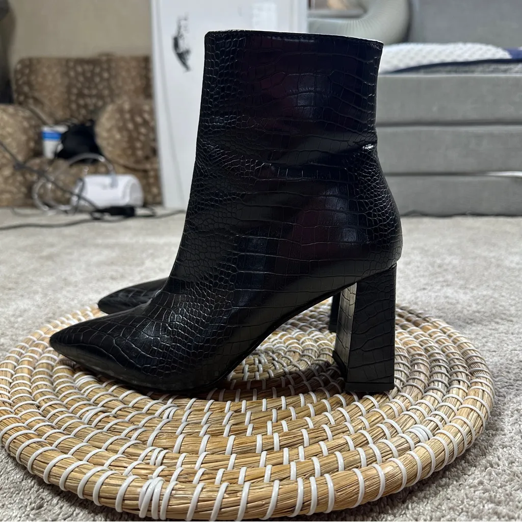 Billini Women’s Alden Boots Booties Block Heels Zip Side Party in Black Croco 7 - Image 5