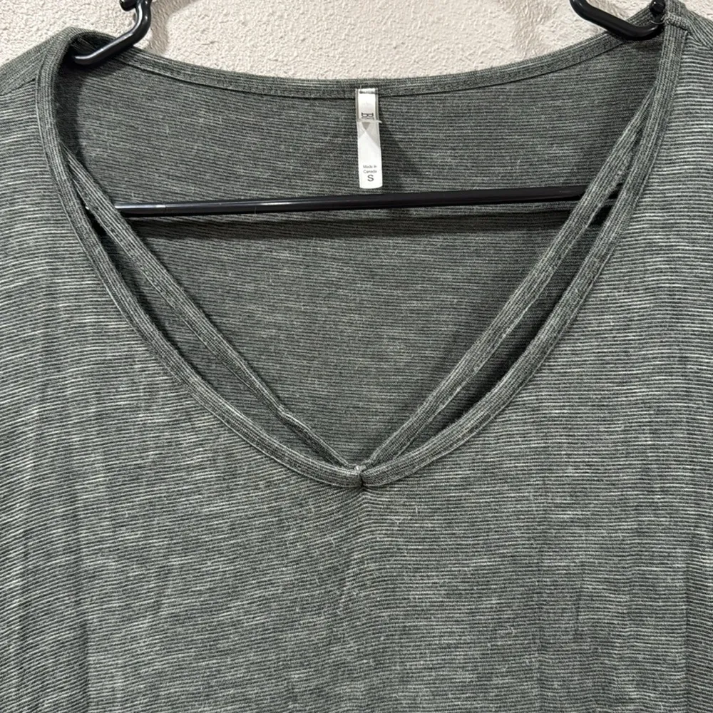 BKE core Scoop Neck T-Shirt - Image 4