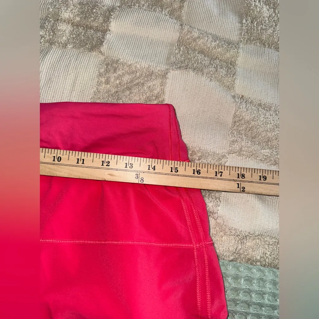 Lululemon Pace Rival Mid-Rise Skirt *Long
Lip Gloss
Size 6 - Image 2