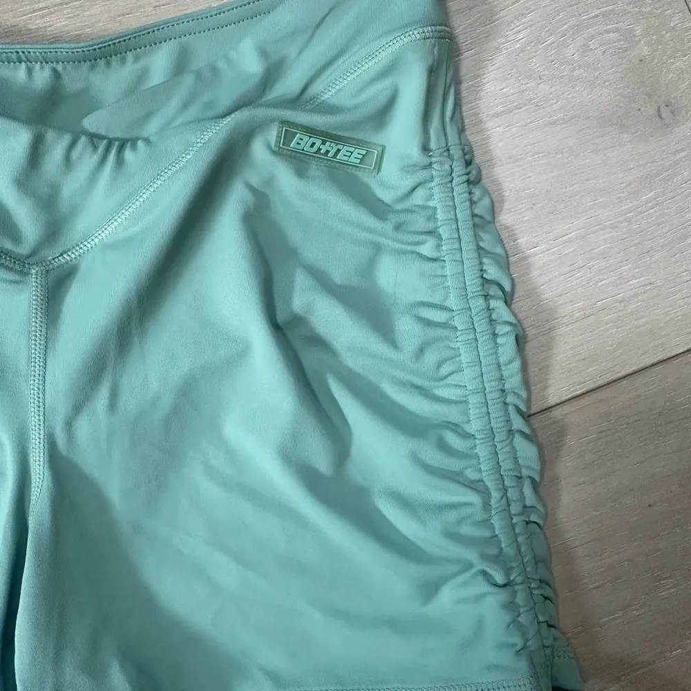 Bo + Tee Size L Ruched Crossover Athletic Shorts - Image 5