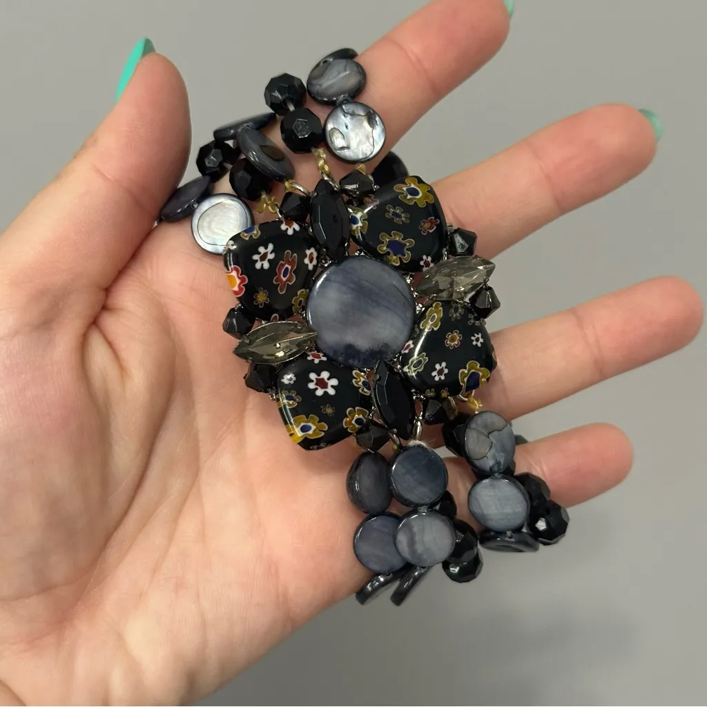 Floral Black Beaded Bracelet - Image 4