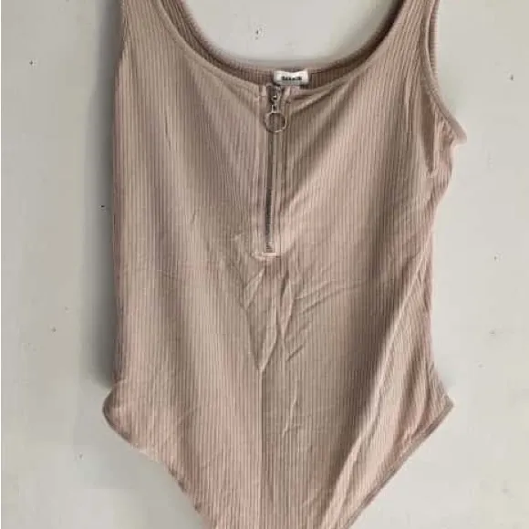 Garage Taupe Ribbed Top - Image 7