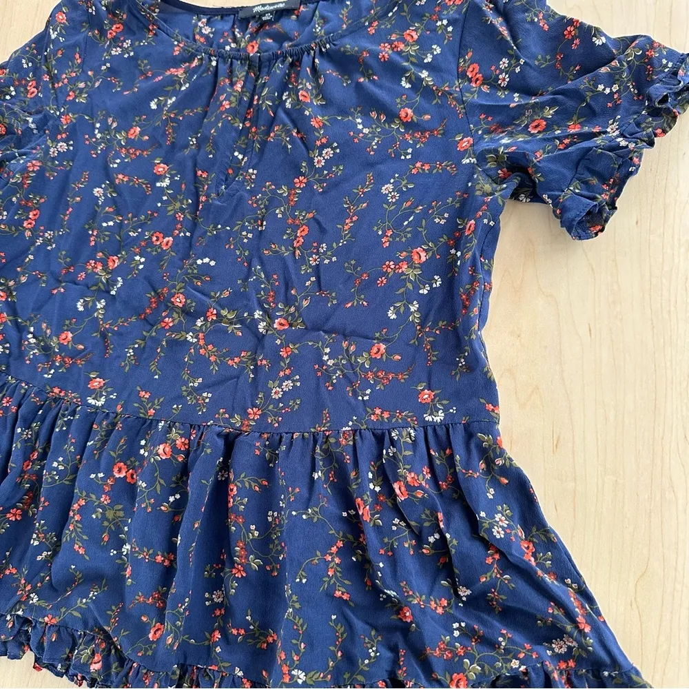 Madewell Silk Stanza Ruffle Hem Top In Moonless Floral - Image 3