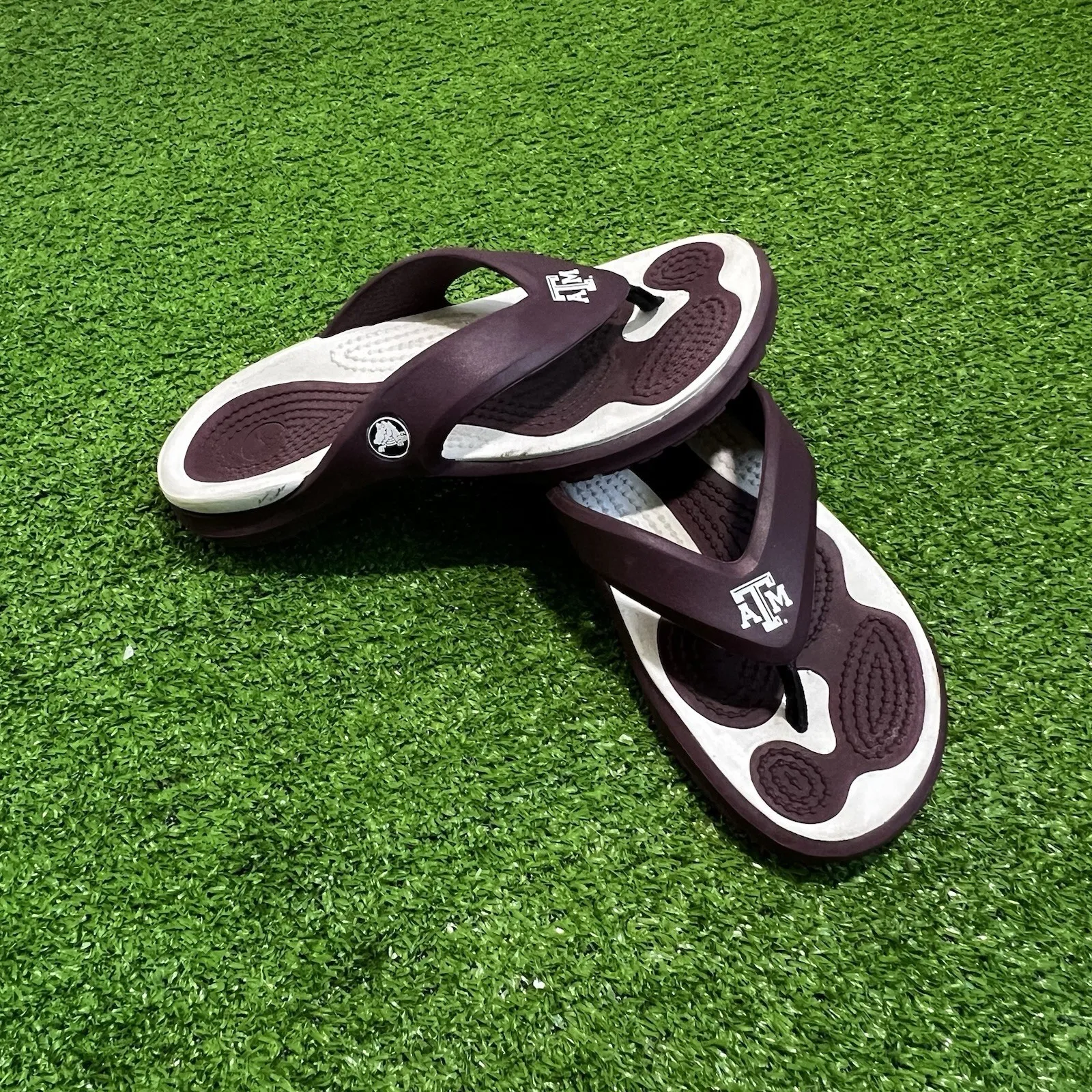 Texas A&M Flip Flood Womens SZ 6 Aggie CROCS Sandals TAMU SHOES‎ EUC - Image 2