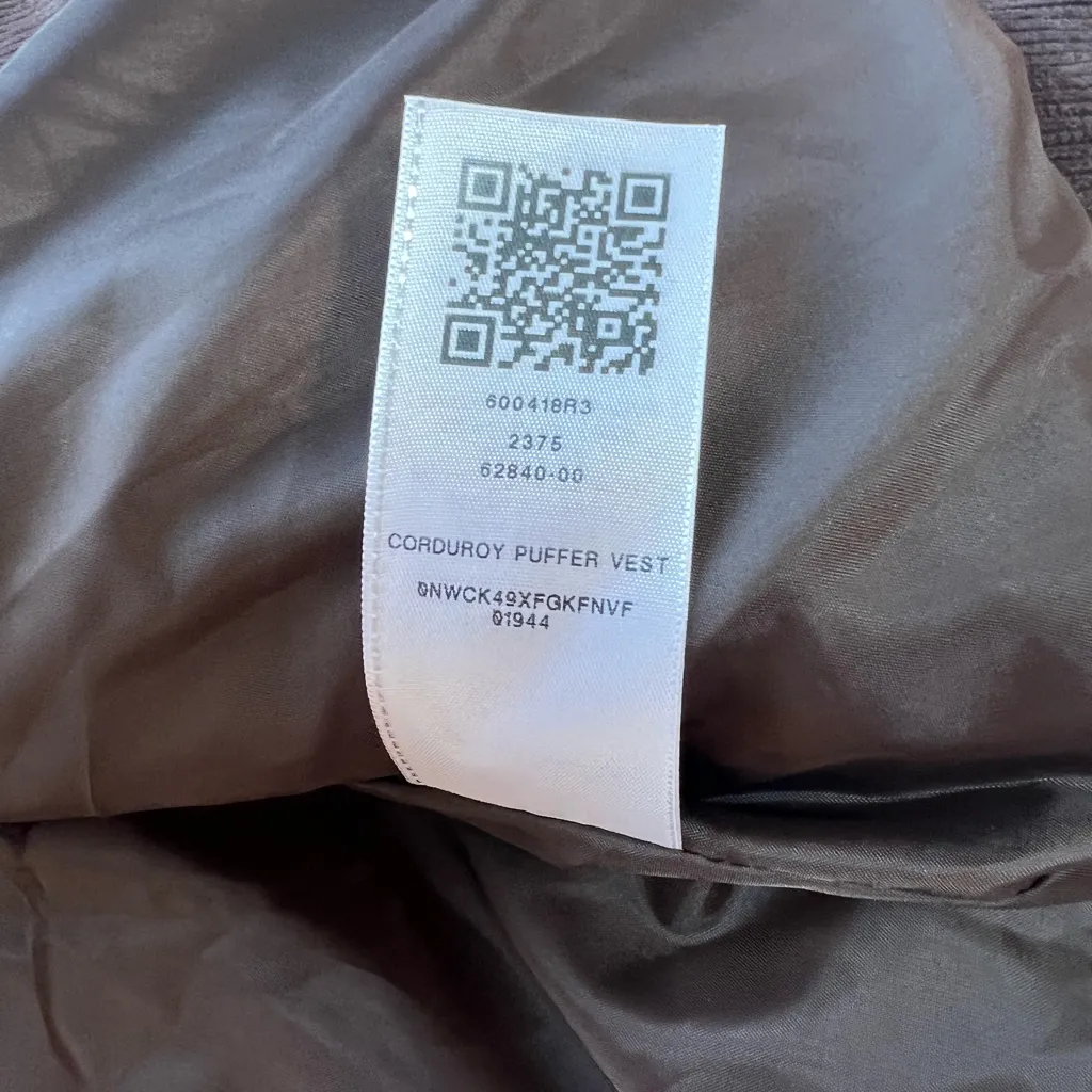 TRUE RELIGION CORDUROY PUFFER
VEST Size Medium - Image 13