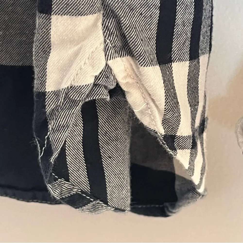 Women’s J. Crew Factory Long‎ Sleeve Plaid Button Down Shirt Size XS Black White - Image 6