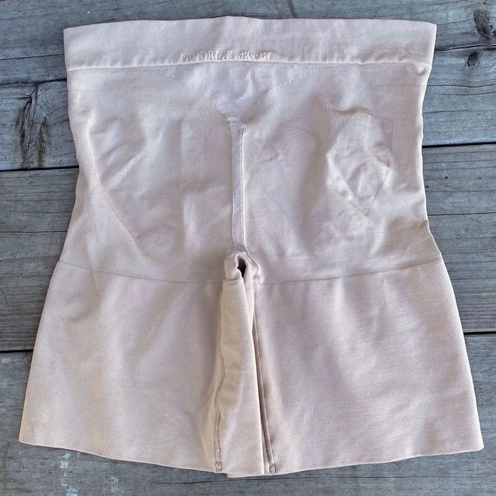 Victoria’s Secret Nude Thigh Shaper Waist Control Short Shapewear Size M - Image 2