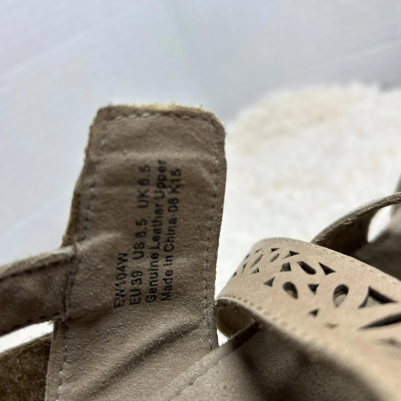 AETREX Laser cut Leather Womens Hook & Loop Toe Sandals Shoe Size 8.5 - Image 8