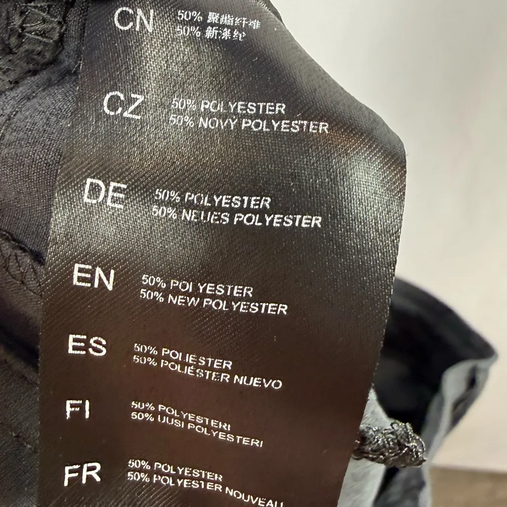 KUHL Freeflex Roll Up Cargo Pant in Gray
Size 6 Long - Image 7