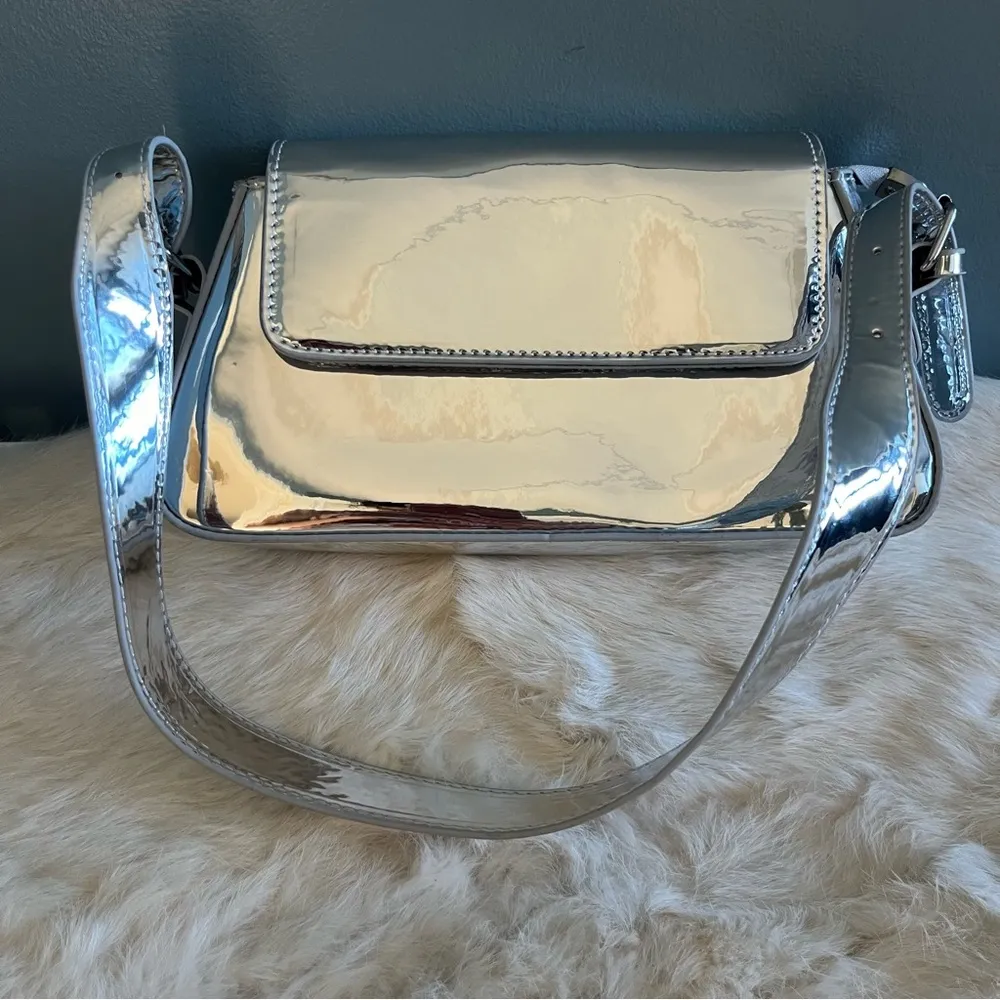 Y2K Metallic Silver Shoulder Evening Bag - Image 12