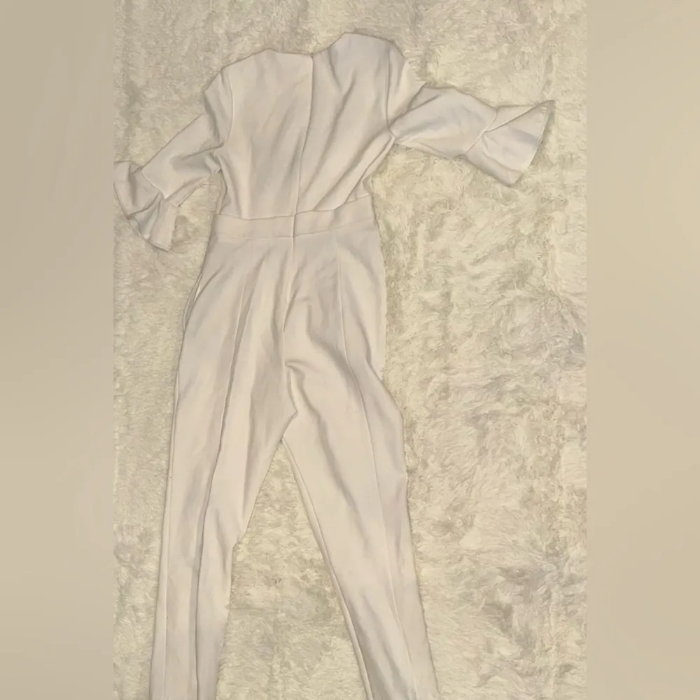 NWOT Black Halo Brooklyn Jumpsuit white bell sleeves sz 10 - Image 4