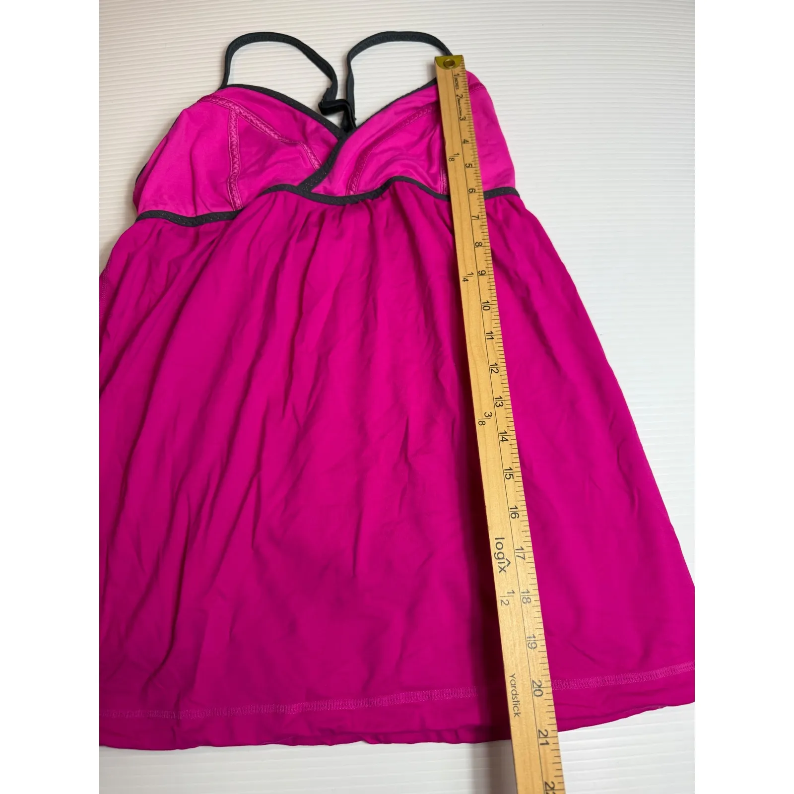 Lululemon Tank‎ Top Athletic Built In Bra Hot Pink Criss Cross Back Activewear - Image 2