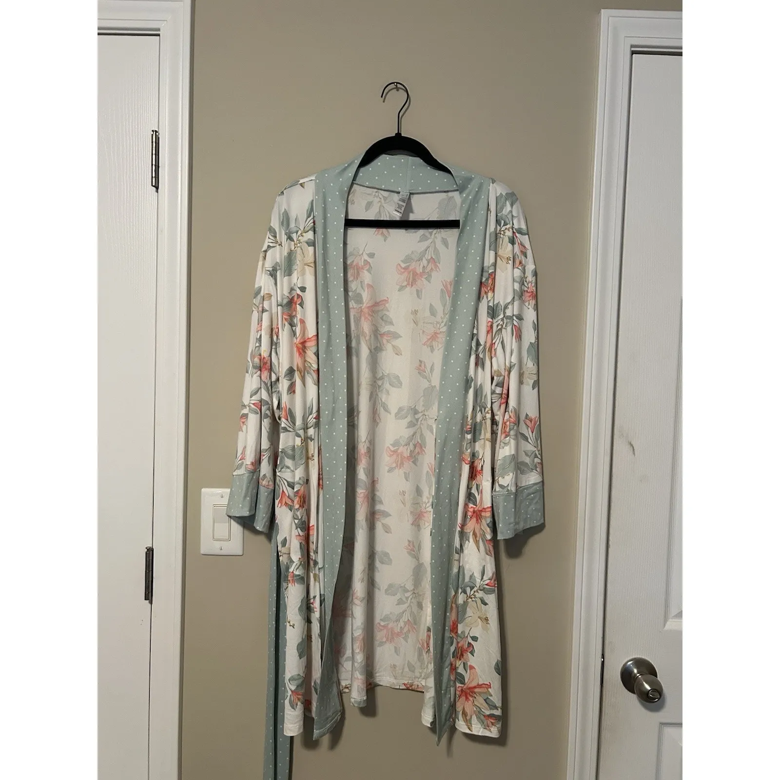 FN Flora Nikrooz Ladies' Soft Wrap Robe Floral Pattern, Size XL - Image 5