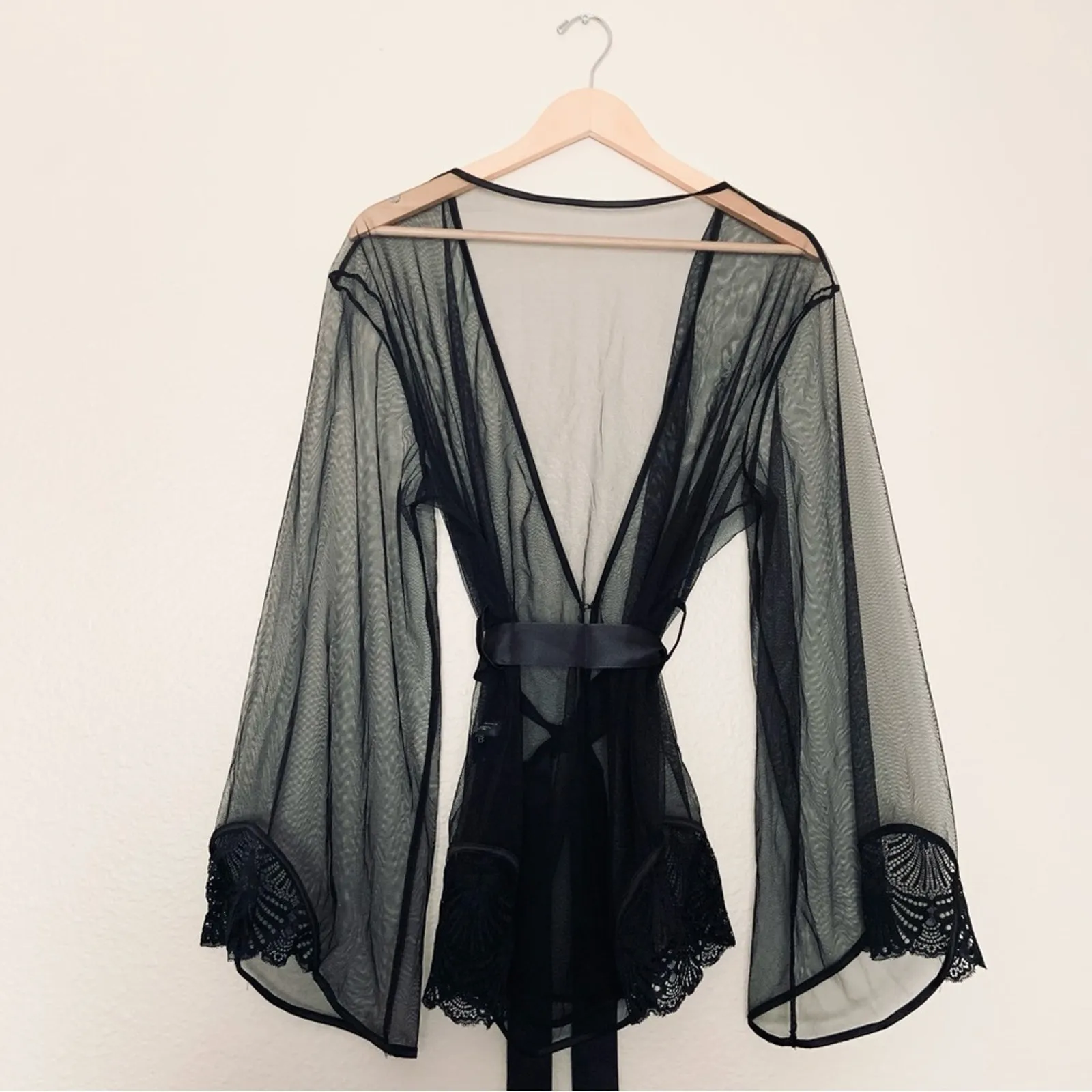 Yandy Vintage Style Black Lace Robe Ribbon Tie Kimono Sleeve Goth Size L/XL NEW - Image 10