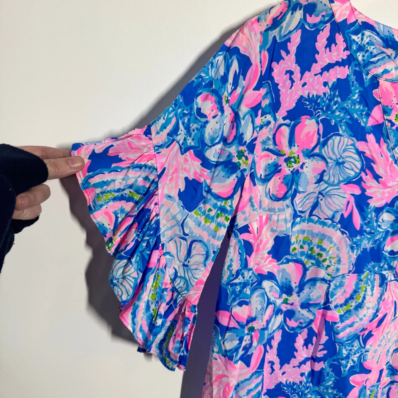 Lilly Pulitzer Quinna Short Sleeve Top Women S Blue Tang Sitting Seaside Preppy - Image 7