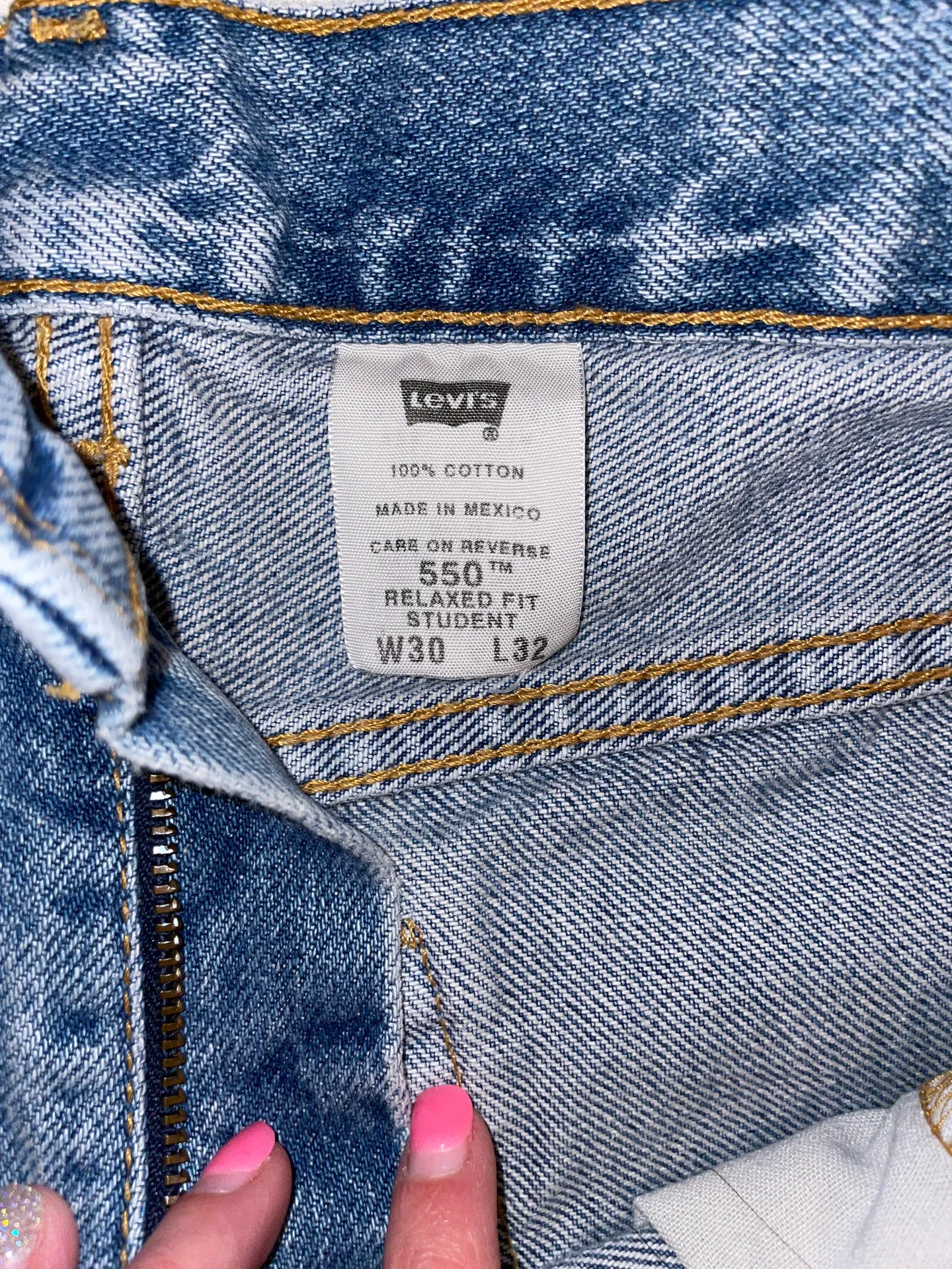 Levi’s  Brand Shorts - Image 3