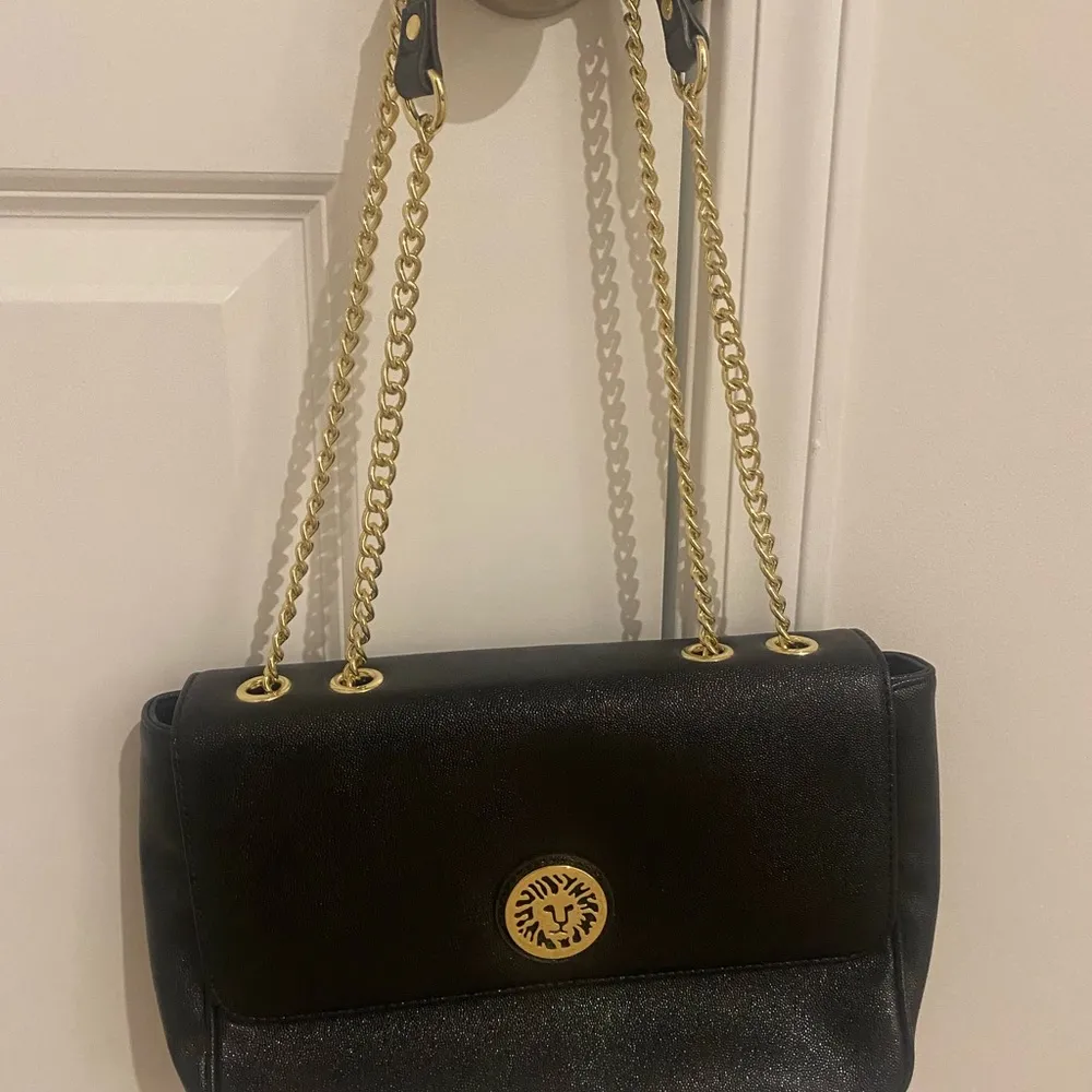 ANNE KLEIN ELEGANT BLACK SHOULDER BAG, EXCEL. COND. - Image 3