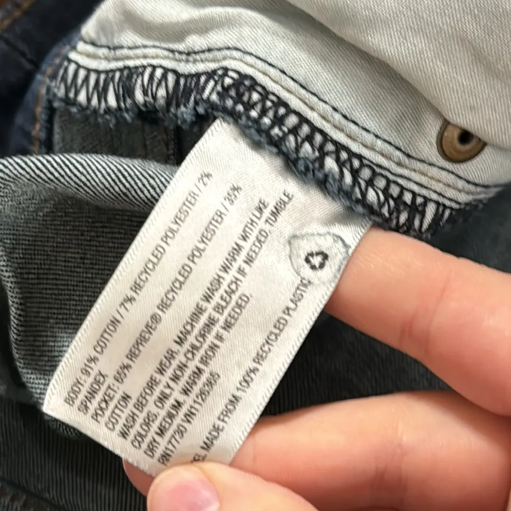 Universal thread plus high rise midi dark wash distressed cuffed shorts size 24W - Image 10