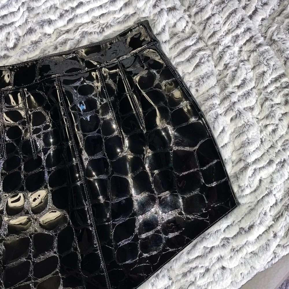 Alexander Wang Asymmetric Croc-Effect Patent-Leather Mini Skirt In Black - Image 8