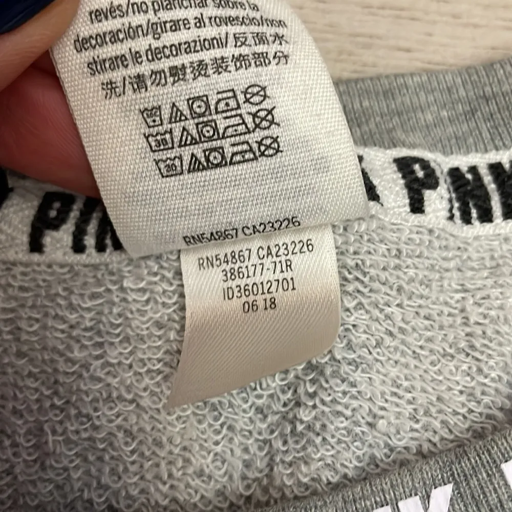 PINK Victoria's Secret Gray Logo Pullover Crew Neck Sweatshirt Size Small - Image 9