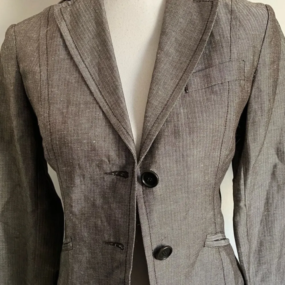 Benetton • Taupe Tan Grey Button Front Blazer - Image 13
