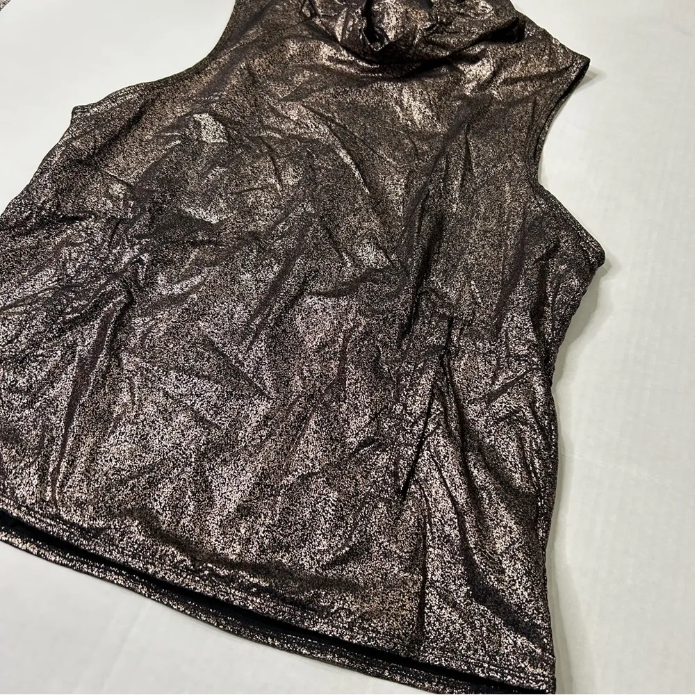 Fabletics Liora Vest Black & Rose Gold size large - Image 3